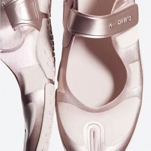 Nike SKIMS Rift Satin